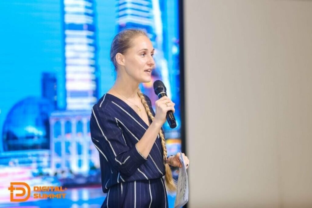 Ashley Dudarenok presenting at a digital marketing summit