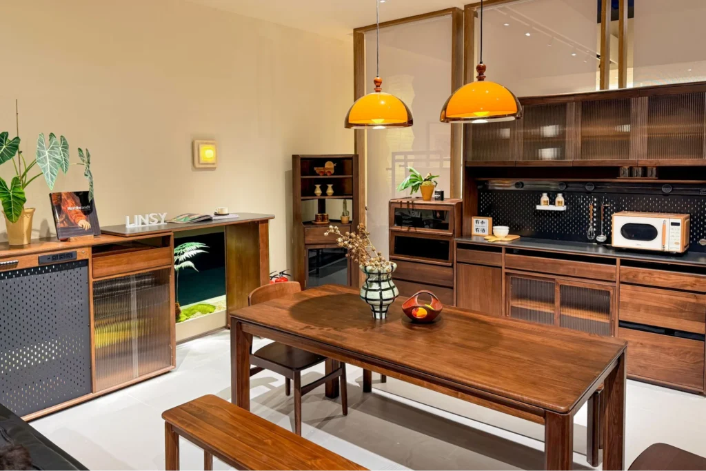 Linsy home showroom display.