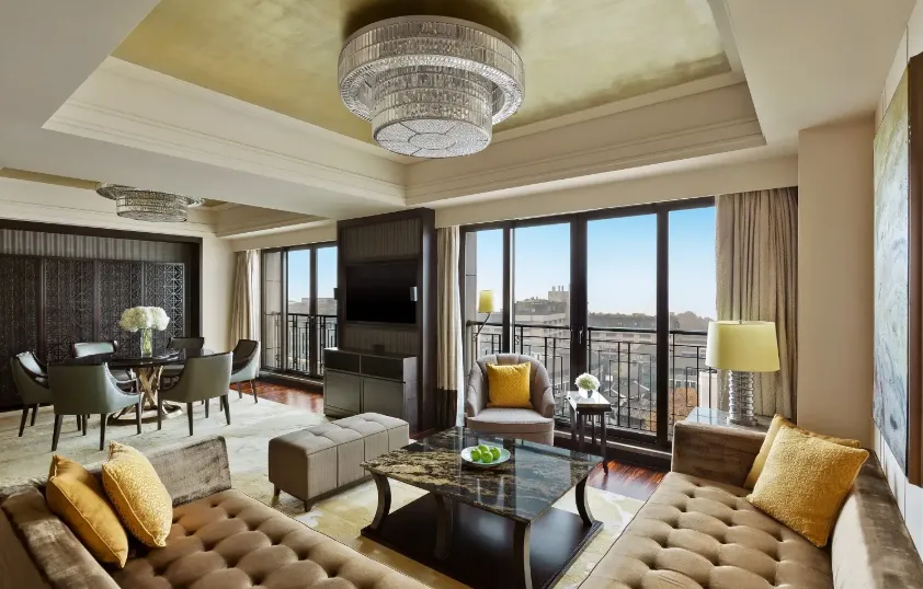 Luxury suite with city views in Hangzhou